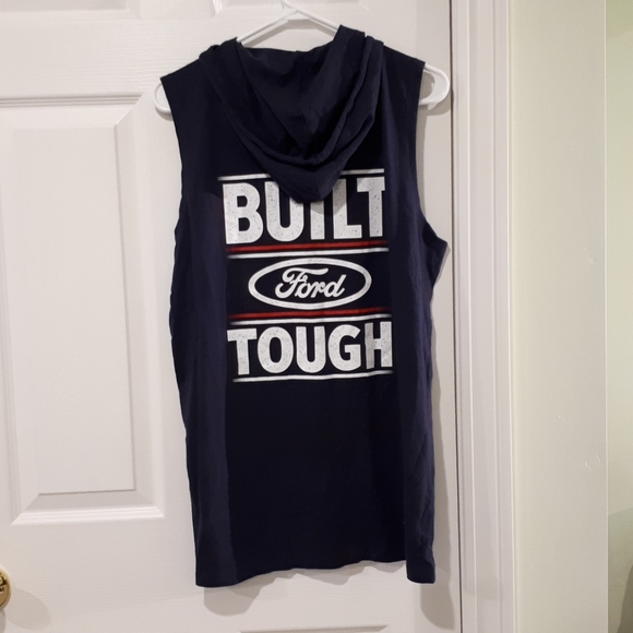 Men Top Tank - Picture 2 of 3